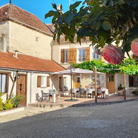 Bed and Breakfast Aux Sources De Ouanne Exterior foto