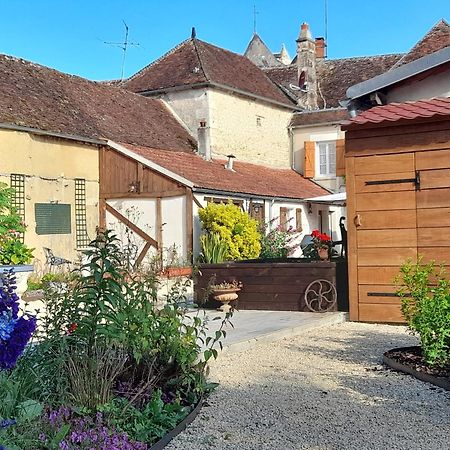 Bed and Breakfast Aux Sources De Ouanne Exterior foto
