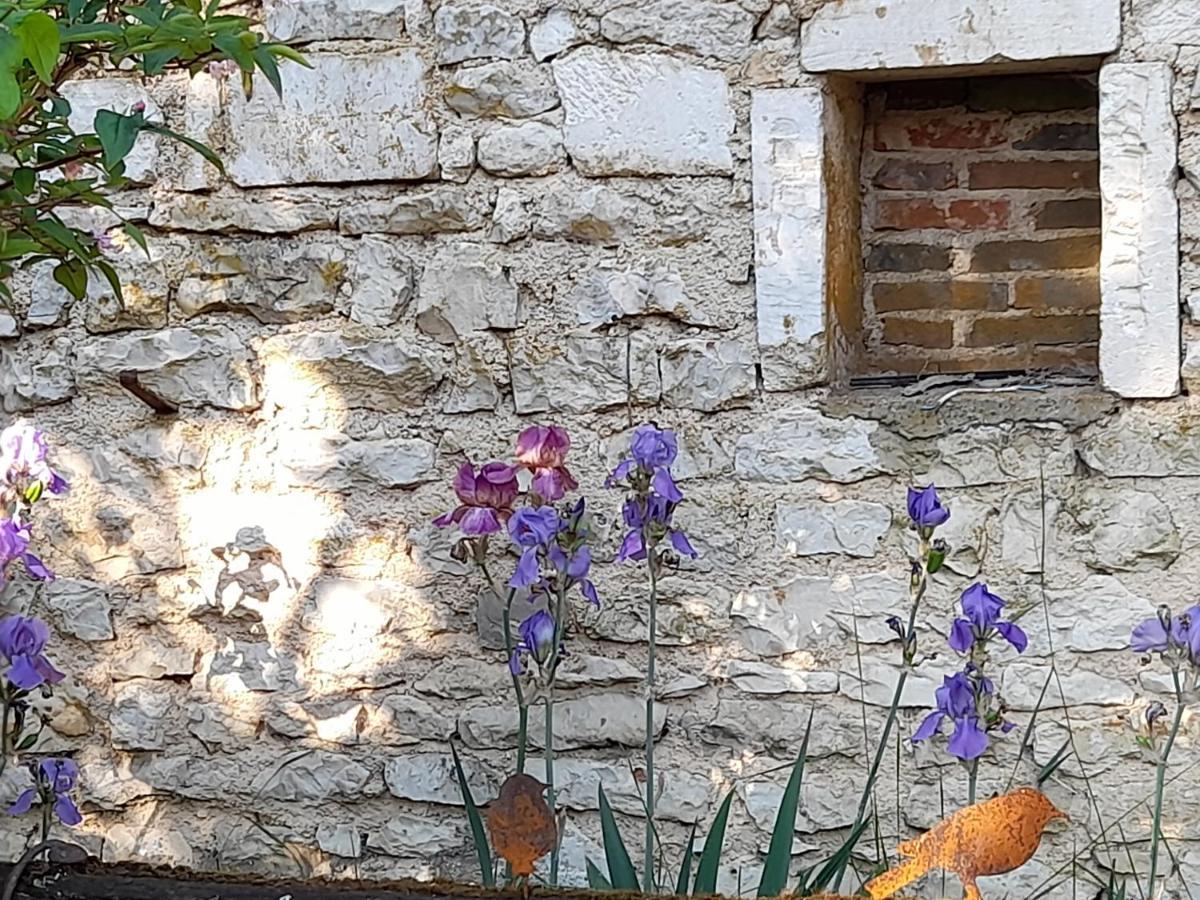 Bed and Breakfast Aux Sources De Ouanne Exterior foto